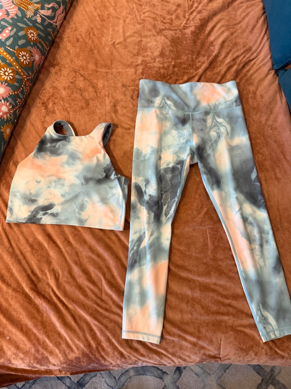 Tie-Dye Set - Peach, Gray Blue Athleta Elation 7/8 Tight and Sports Bra Medium